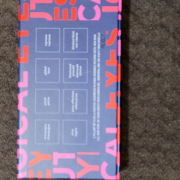 Avon eyeshadow palette - Picture 6 of 6